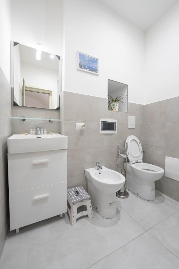 Appartement Vico Amico By Dimorra à Naples Extérieur photo